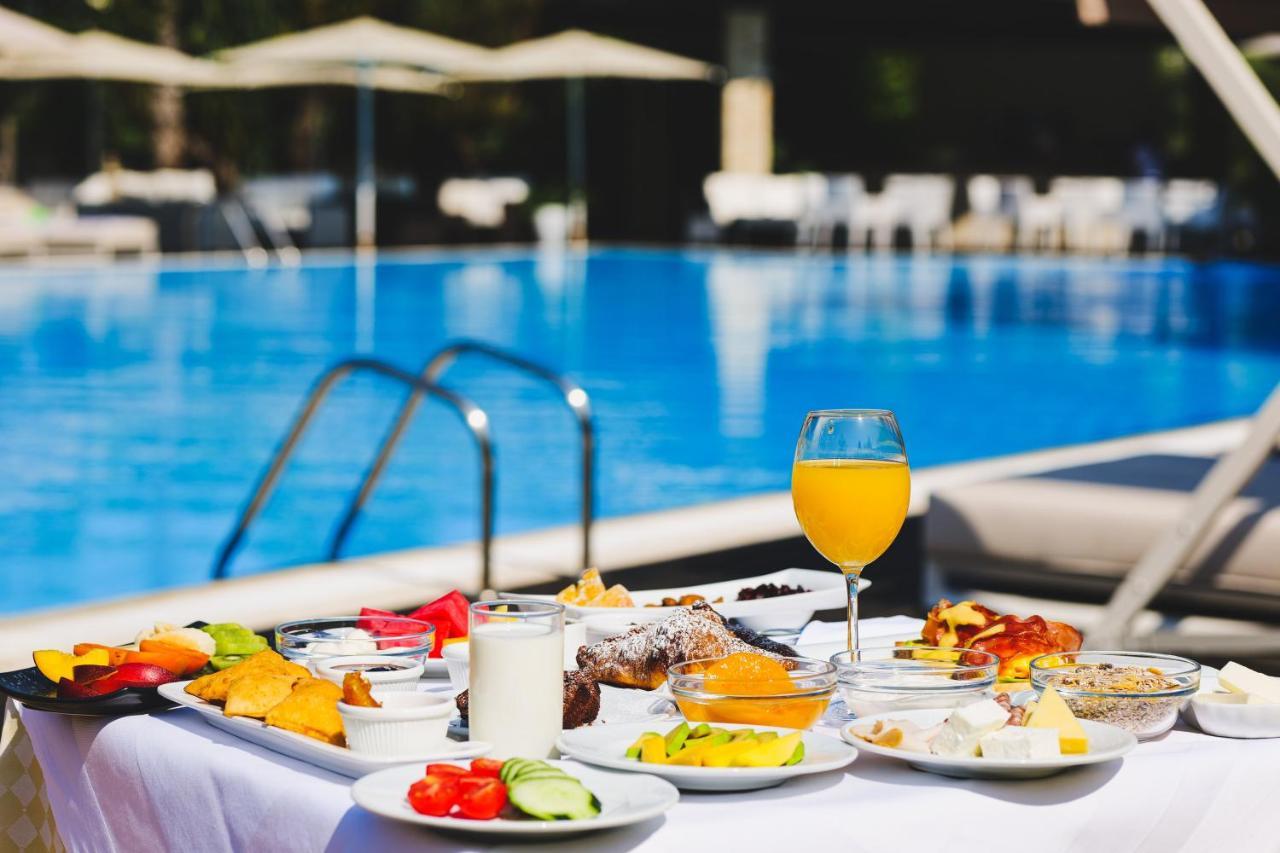 Rapo'S Resort Hotel Himare Exterior photo