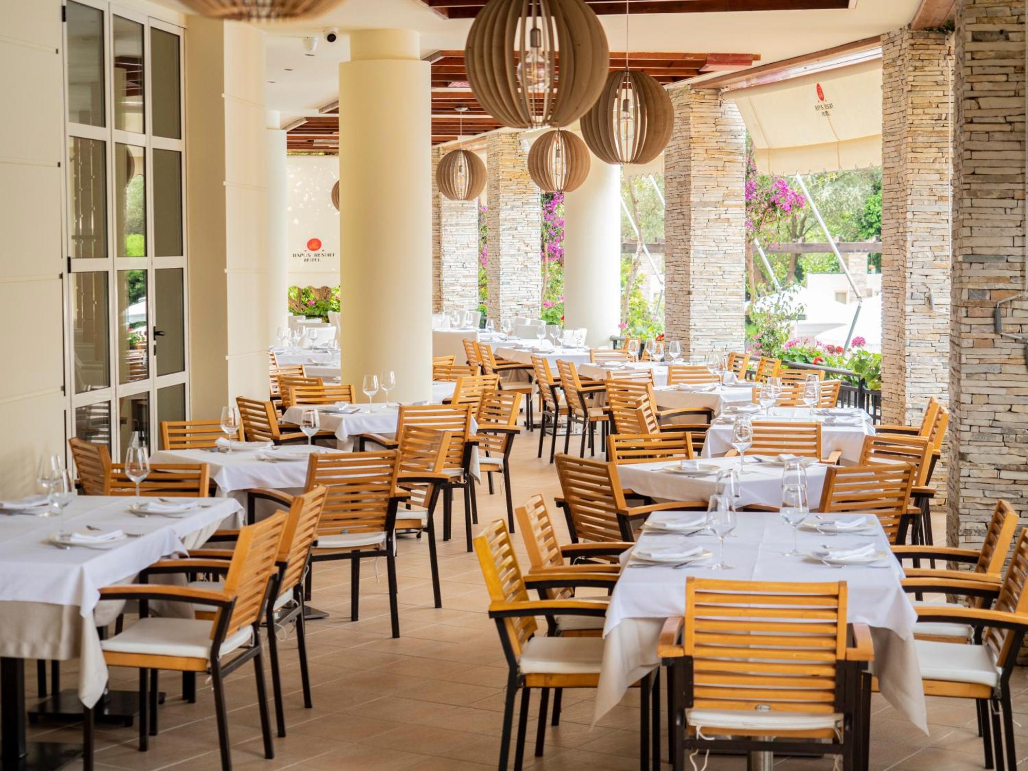 Rapo'S Resort Hotel Himare Exterior photo