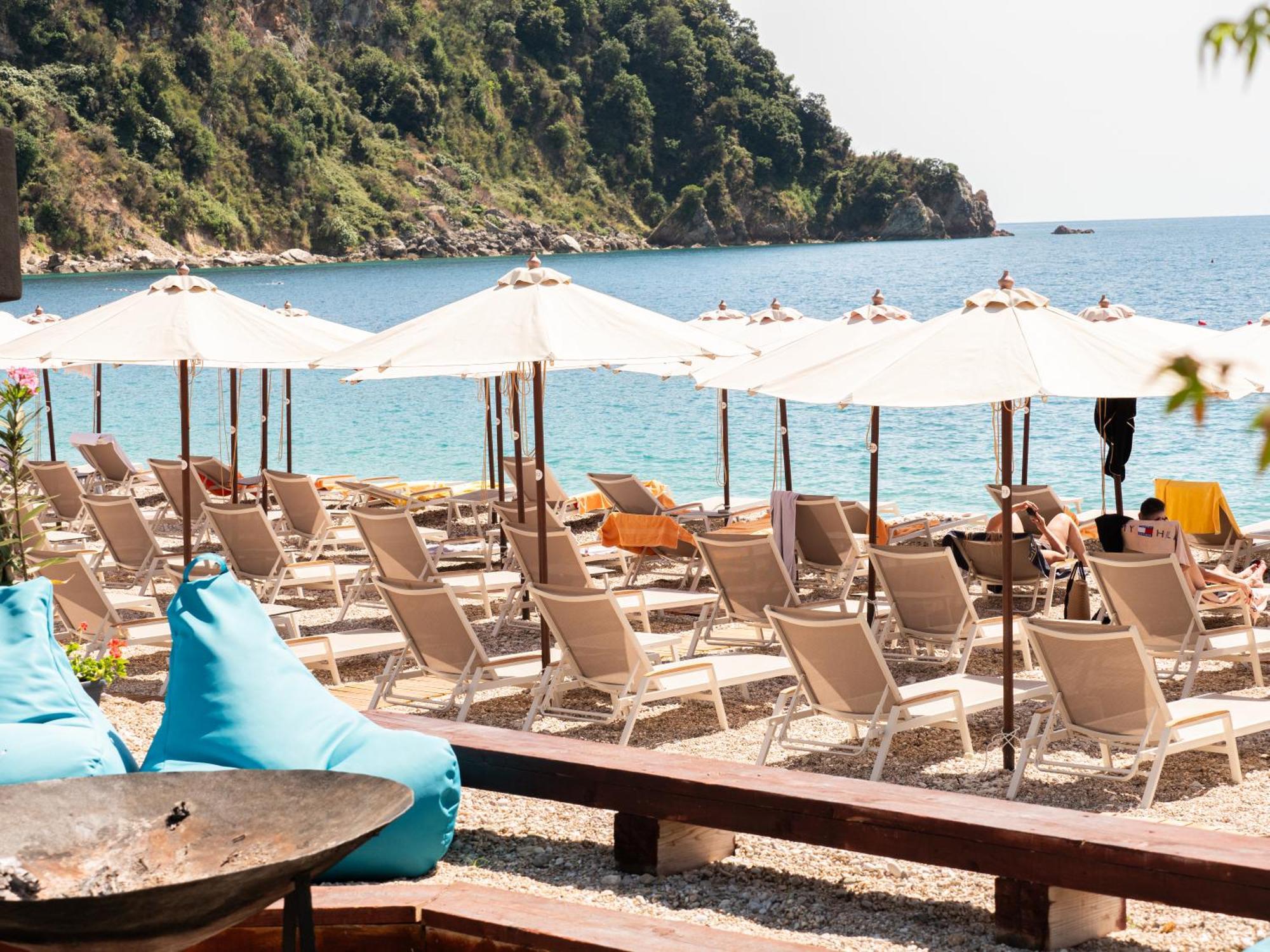 Rapo'S Resort Hotel Himare Exterior photo