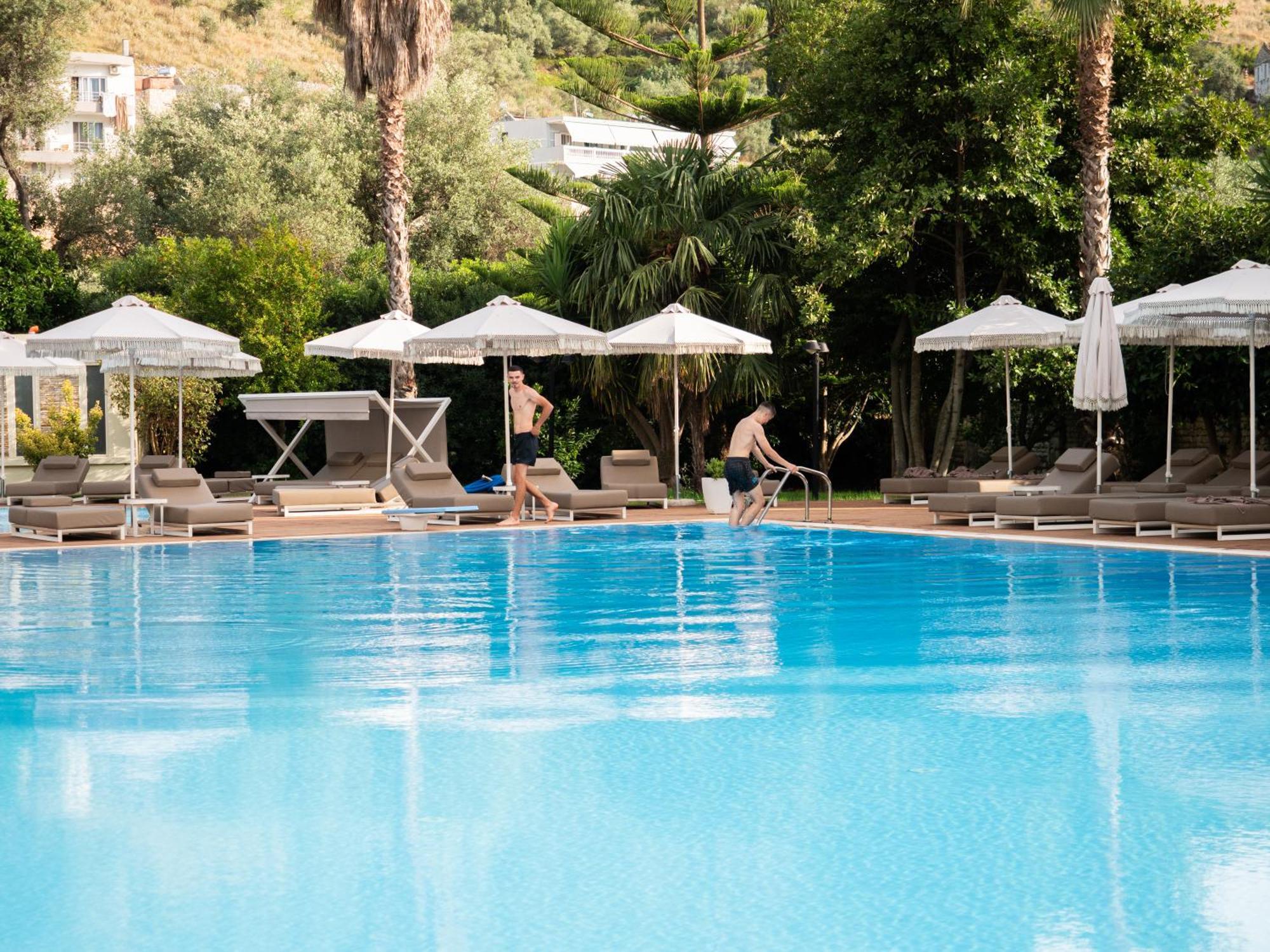Rapo'S Resort Hotel Himare Exterior photo